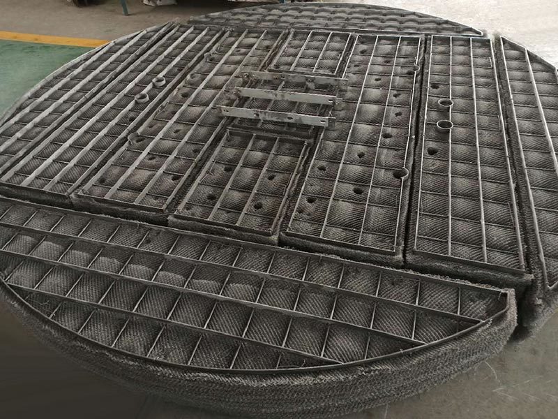 Screen demister
